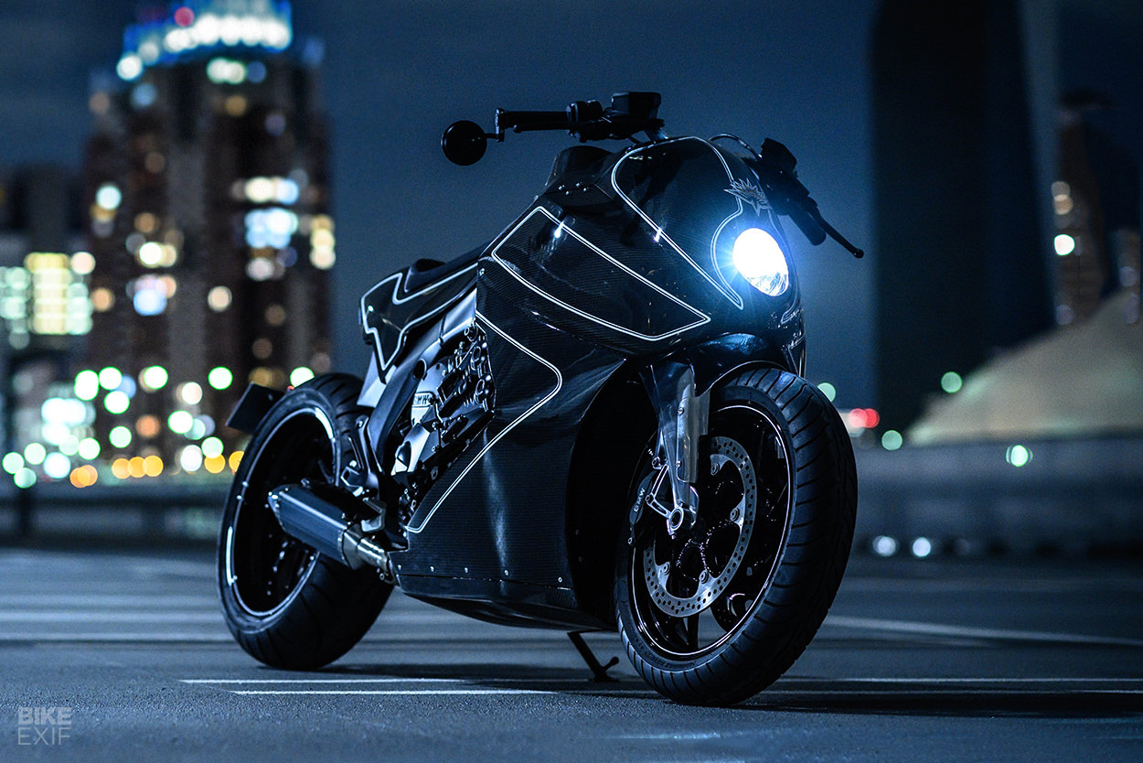 Moge BMW Tampil Mirip Motor Batman